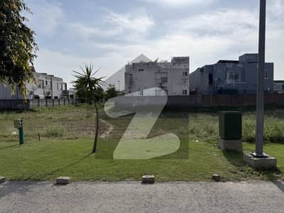 ڈی ایچ اے فیز 7 - بلاک ڈبلیو فیز 7,ڈیفنس (ڈی ایچ اے),لاہور میں 3 کنال رہائشی پلاٹ 16.85 کروڑ میں برائے فروخت۔