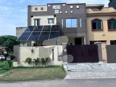 آرکیٹیکٹس انجنیئرز ہاؤسنگ سوسائٹی لاہور میں 9 مرلہ عمارت 4.25 کروڑ میں برائے فروخت۔