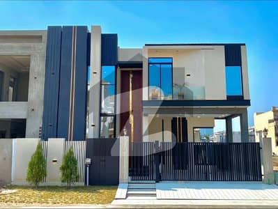 رائل آرچرڈ ملتان پبلک سکول روڈ,ملتان میں 5 کمروں کا 10 مرلہ مکان 3.5 کروڑ میں برائے فروخت۔