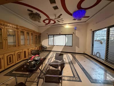 سیٹیلائیٹ ٹاؤن راولپنڈی میں 4 کمروں کا 7 مرلہ مکان 2.3 لاکھ میں کرایہ پر دستیاب ہے۔