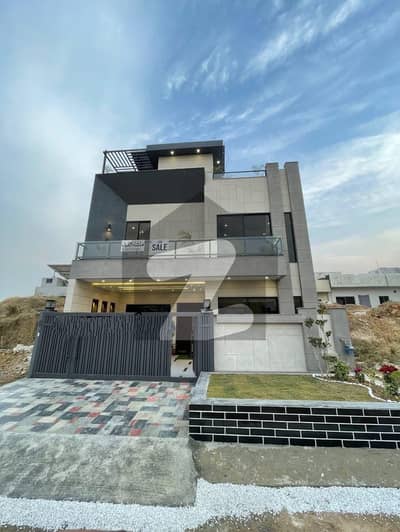 بی ۔ 17 اسلام آباد میں 4 کمروں کا 8 مرلہ مکان 3.8 کروڑ میں برائے فروخت۔