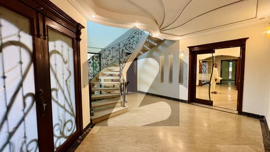 1 KANAL HOUSE NEAR PACKAGES MALL AT PRIME LOCATION OF DHA PHASE 3 BLOCK XX