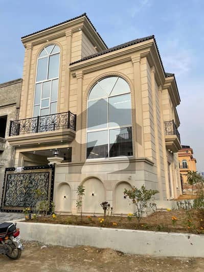 Corner brand new house @2.80Cr - Sector B17 Islamabad