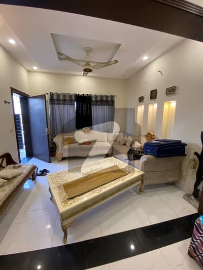 خیابانِ امین لاہور میں 4 کمروں کا 5 مرلہ مکان 1.6 کروڑ میں برائے فروخت۔