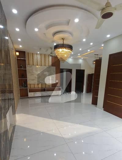 فضائیا هاوسنگ سکیم ترنول,اسلام آباد میں 4 کمروں کا 10 مرلہ مکان 3.4 کروڑ میں برائے فروخت۔