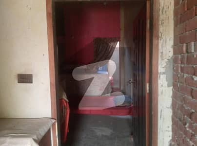 کاہنہ لاہور میں 2 کمروں کا 2 مرلہ مکان 19.0 لاکھ میں برائے فروخت۔