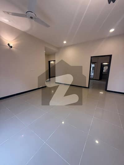 فیڈرل بی ایریا ۔ بلاک 12 فیڈرل بی ایریا,کراچی میں 6 کمروں کا 8 مرلہ مکان 4.9 کروڑ میں برائے فروخت۔