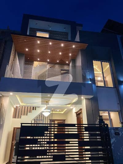 فیصل مارگلہ سٹی بی ۔ 17,اسلام آباد میں 5 کمروں کا 5 مرلہ مکان 1.38 لاکھ میں کرایہ پر دستیاب ہے۔