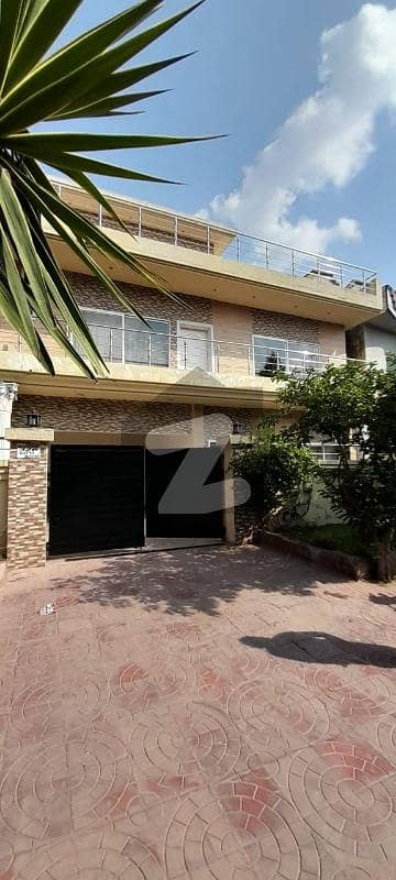 آئی ۔ 8 اسلام آباد میں 2 کمروں کا 12 مرلہ بالائی پورشن 1.35 لاکھ میں کرایہ پر دستیاب ہے۔