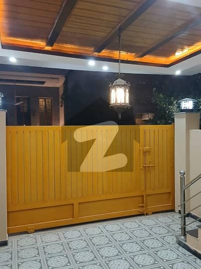 بنی گالہ اسلام آباد میں 4 کمروں کا 5 مرلہ مکان 1.95 کروڑ میں برائے فروخت۔