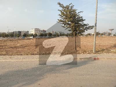 ڈی ایچ اے فیز 5 ۔ سیکٹر کے ڈی ایچ اے ڈیفینس فیز 5,ڈی ایچ اے ڈیفینس,اسلام آباد میں 1 کنال رہائشی پلاٹ 3.9 کروڑ میں برائے فروخت۔