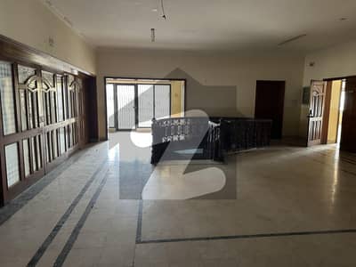 Prime Commercial Building Junction of Mall Road Davis Road & Canal road