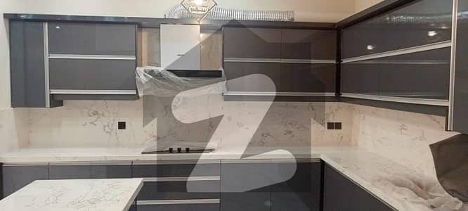 ڈی ایچ اے فیز 8 ڈی ایچ اے ڈیفینس,کراچی میں 6 کمروں کا 1 کنال مکان 20.55 کروڑ میں برائے فروخت۔