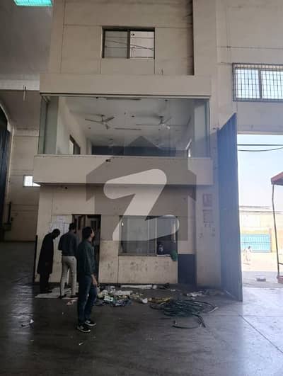 پورٹ قاسم بِن قاسم ٹاؤن,کراچی میں 4 کمروں کا 8 کنال گودام 14.4 لاکھ میں کرایہ پر دستیاب ہے۔