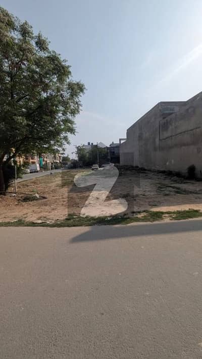 Valencia Kanal Corner Cheapest Plot