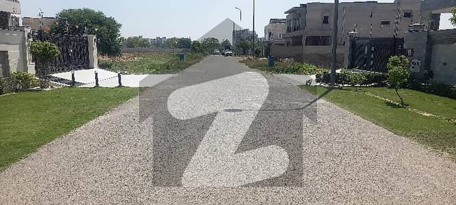 ڈی ایچ اے فیز 5 - بلاک ایم ڈی ایچ اے فیز 5,ڈیفنس (ڈی ایچ اے),لاہور میں 1 کنال رہائشی پلاٹ 3.65 کروڑ میں برائے فروخت۔ ڈی ایچ اے فیز 5 - بلاک ایم ڈی ایچ اے فیز 5,ڈیفنس (ڈی ایچ اے),لاہور میں 1 کنال رہائشی پلاٹ 3.65 کروڑ میں برائے فروخت۔