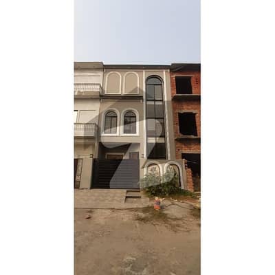 سینٹرل پارک ہاؤسنگ سکیم لاہور میں 3 کمروں کا 3 مرلہ مکان 1.1 کروڑ میں برائے فروخت۔ سینٹرل پارک ہاؤسنگ سکیم لاہور میں 3 کمروں کا 3 مرلہ مکان 1.1 کروڑ میں برائے فروخت۔