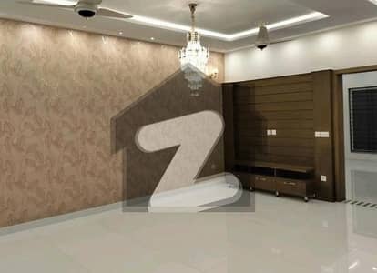 بحریہ ٹاؤن سیکٹر سی بحریہ ٹاؤن,لاہور میں 3 کمروں کا 10 مرلہ زیریں پورشن 70.0 ہزار میں کرایہ پر دستیاب ہے۔