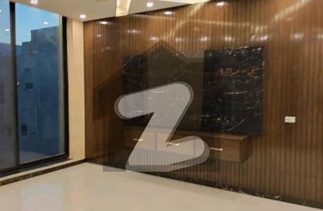 بحریہ ٹاؤن سیکٹر سی بحریہ ٹاؤن,لاہور میں 2 کمروں کا 5 مرلہ بالائی پورشن 40.0 ہزار میں کرایہ پر دستیاب ہے۔