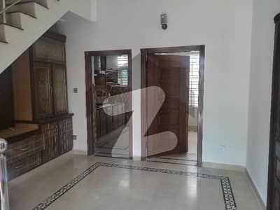 ڈی ۔ 12/1 ڈی ۔ 12,اسلام آباد میں 4 کمروں کا 4 مرلہ مکان 1.3 لاکھ میں کرایہ پر دستیاب ہے۔