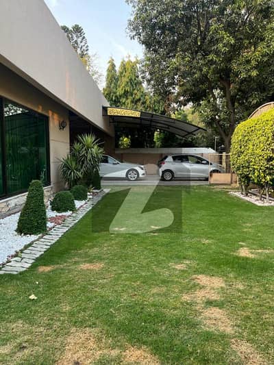 FULLY RENOVATED LIKE BRAND NEW 2-KANAL ELEGANT AND FULLY MAINTAINED SUPER HOT LOCATED BUNGALOW IS AVAILABLE IN THE BEST BLOCK OF DHA LAHORE.