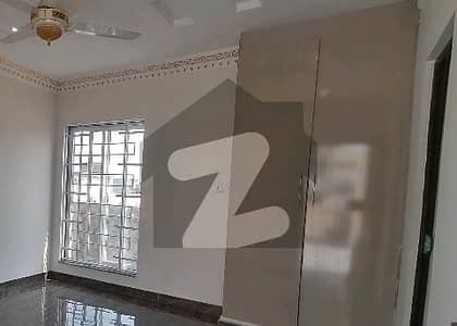 A Room Of 200 Square Feet In Lahore