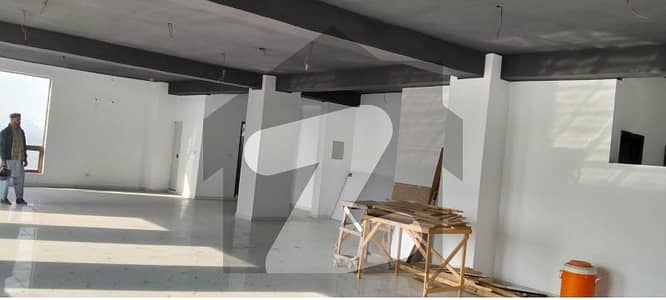 گلبرگ 3 گلبرگ,لاہور میں 1 کمرے کا 8 مرلہ دفتر 2.8 لاکھ میں کرایہ پر دستیاب ہے۔