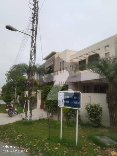 ڈی ایچ اے فیز 4 - بلاک ڈبل ای فیز 4,ڈیفنس (ڈی ایچ اے),لاہور میں 4 کمروں کا 10 مرلہ مکان 4.99 کروڑ میں برائے فروخت۔ ڈی ایچ اے فیز 4 - بلاک ڈبل ای فیز 4,ڈیفنس (ڈی ایچ اے),لاہور میں 4 کمروں کا 10 مرلہ مکان 4.99 کروڑ میں برائے فروخت۔