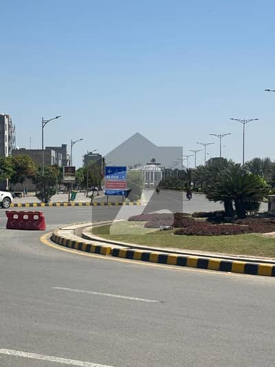 7 Marla Residential plot for Sale In New Lahore city