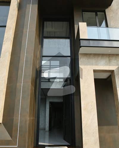 ڈی ایچ اے فیز 7 ڈیفنس (ڈی ایچ اے),لاہور میں 5 کمروں کا 1 کنال مکان 10.5 کروڑ میں برائے فروخت۔