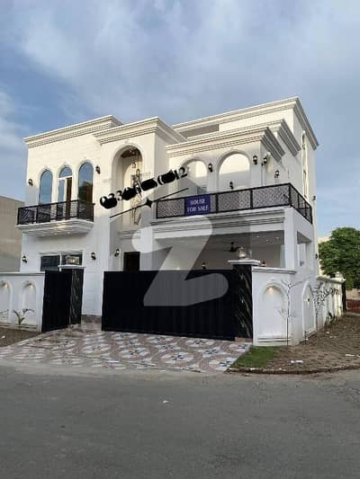 ویلینشیاء ہاؤسنگ سوسائٹی لاہور میں 5 کمروں کا 10 مرلہ مکان 4.1 کروڑ میں برائے فروخت۔