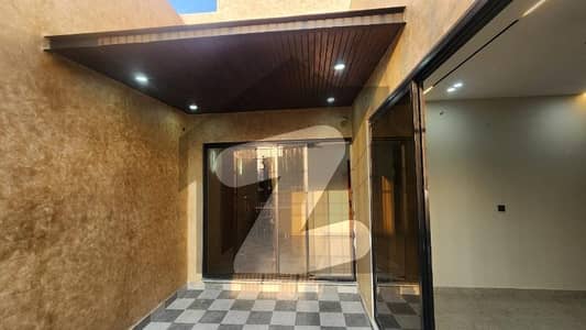 ایم پی سی ایچ ایس - بلاک ای ایم پی سی ایچ ایس ۔ ملٹی گارڈنز,بی ۔ 17,اسلام آباد میں 5 کمروں کا 8 مرلہ مکان 4.3 کروڑ میں برائے فروخت۔