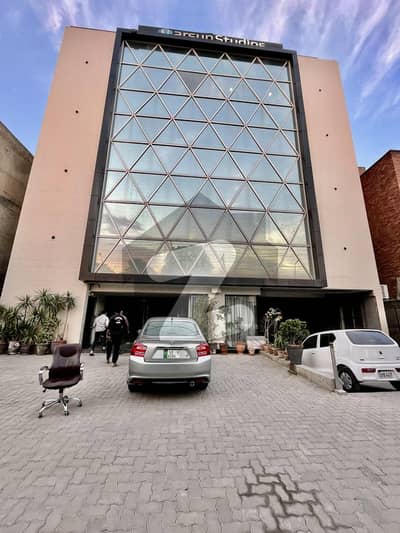 جوہر ٹاؤن فیز 2 جوہر ٹاؤن,لاہور میں 1 کنال عمارت 33.0 کروڑ میں برائے فروخت۔