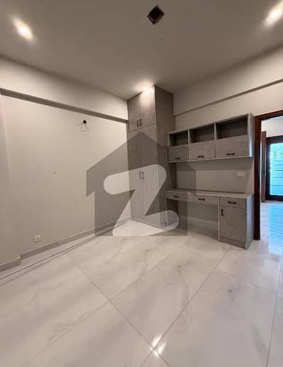 ڈی ایچ اے فیز 6 ڈی ایچ اے ڈیفینس,کراچی میں 3 کمروں کا 7 مرلہ فلیٹ 1.5 لاکھ میں کرایہ پر دستیاب ہے۔