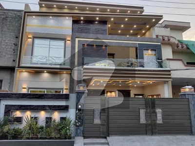 جوہر ٹاؤن فیز 2 جوہر ٹاؤن,لاہور میں 7 کمروں کا 12 مرلہ مکان 6.5 کروڑ میں برائے فروخت۔