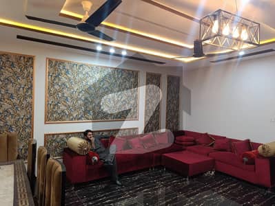 رائل آرچرڈ ملتان پبلک سکول روڈ,ملتان میں 7 کمروں کا 11 مرلہ مکان 3.3 کروڑ میں برائے فروخت۔