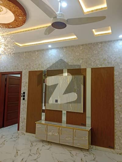 Spacious Prime Location 10 Marla House Available For sale In Wapda Town