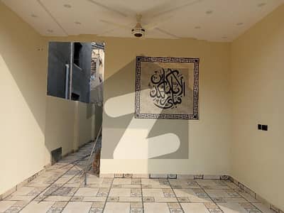 واپڈا ٹاؤن گوجرانوالہ میں 6 کمروں کا 1 کنال مکان 1.7 لاکھ میں کرایہ پر دستیاب ہے۔