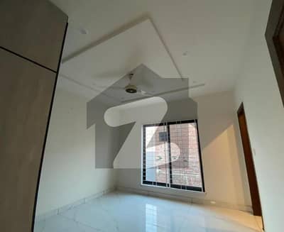 واپڈا ٹاؤن گوجرانوالہ میں 6 کمروں کا 1 کنال مکان 1.5 لاکھ میں کرایہ پر دستیاب ہے۔