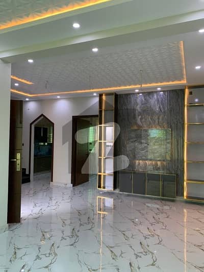 Prime Location 10 Marla House Available For Rent In Wapda Town, Wapda Town