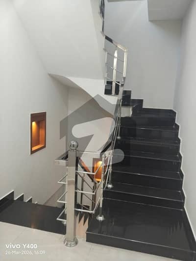 بحریہ انکلیو - سیکٹر جی بحریہ انکلیو,بحریہ ٹاؤن,اسلام آباد میں 5 کمروں کا 8 مرلہ مکان 1.3 لاکھ میں کرایہ پر دستیاب ہے۔