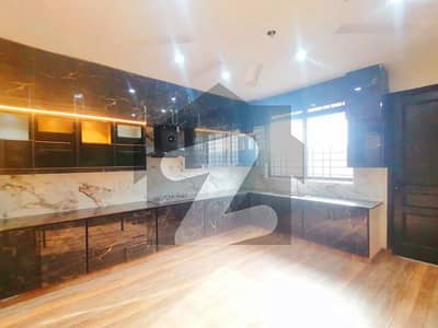 واپڈا ٹاؤن لاہور میں 6 کمروں کا 1 کنال مکان 6.5 کروڑ میں برائے فروخت۔