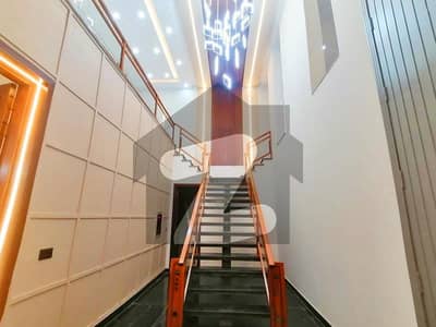 ڈی ایچ اے 11 رہبر لاہور میں 6 کمروں کا 1 کنال مکان 6.5 کروڑ میں برائے فروخت۔