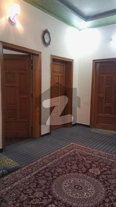 حیات آباد پشاور میں 3 کمروں کا 5 مرلہ بالائی پورشن 50.0 ہزار میں کرایہ پر دستیاب ہے۔