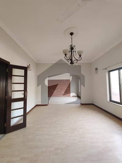 ایف ۔ 7 اسلام آباد میں 7 کمروں کا 1 کنال مکان 6.0 لاکھ میں کرایہ پر دستیاب ہے۔