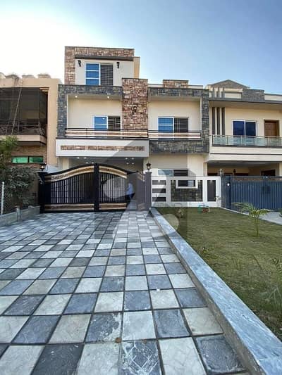 8 Marla (30x60) Beautiful Brand New Corner House Available For Rent In G-13/3 Islamabad