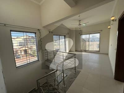 بحریہ ٹاؤن - پریسنٹ 11-اے بحریہ ٹاؤن - پریسنٹ 11,بحریہ ٹاؤن کراچی,کراچی میں 3 کمروں کا 6 مرلہ مکان 1.3 کروڑ میں برائے فروخت۔