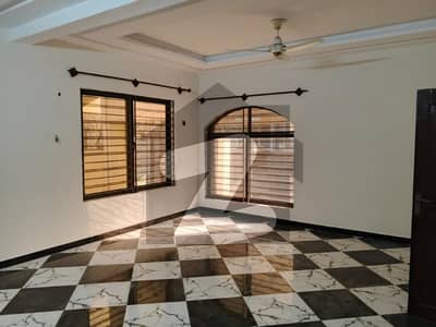 جی ۔ 15 اسلام آباد میں 6 کمروں کا 1 کنال زیریں پورشن 1.25 لاکھ میں کرایہ پر دستیاب ہے۔