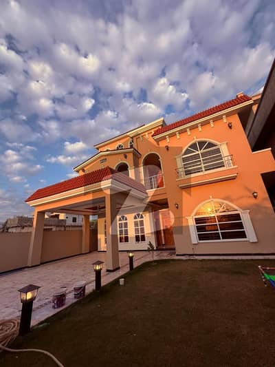 بنی گالہ اسلام آباد میں 5 کمروں کا 1 کنال مکان 2.0 لاکھ میں کرایہ پر دستیاب ہے۔