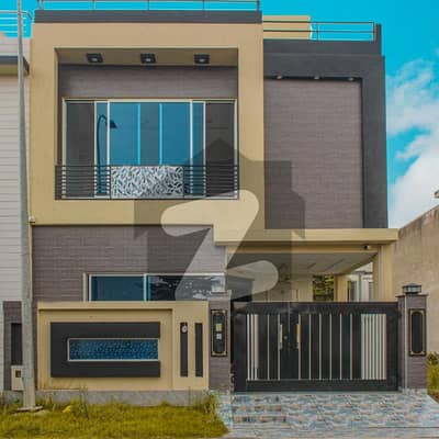 100% ORIGNAL PRICE ORIGNAL PICS GOLDEN CHANCE FOR INVESTMENT BEAUTIFULL 5 MARLA SOLID CONSTRUCTION HOUSE PEACEFUL AREA NEAR PARK DIRECT ACCESS TO MAIN BOULEVARD
